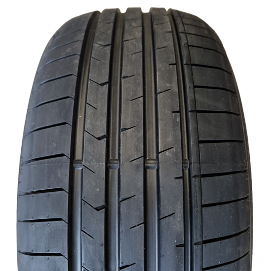 235/40R18 APLUS A610 95Y XL